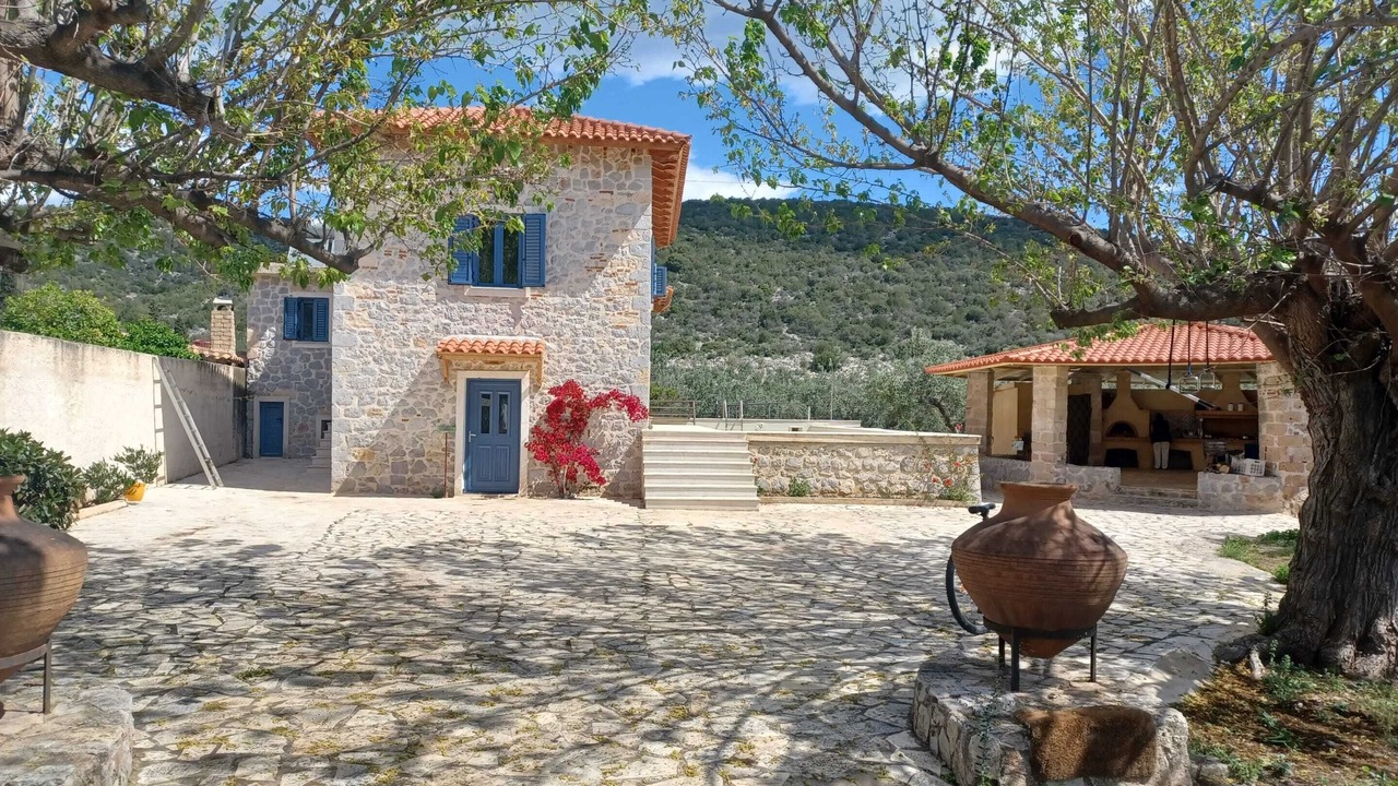 Photo of Outdoor in Melissopetra