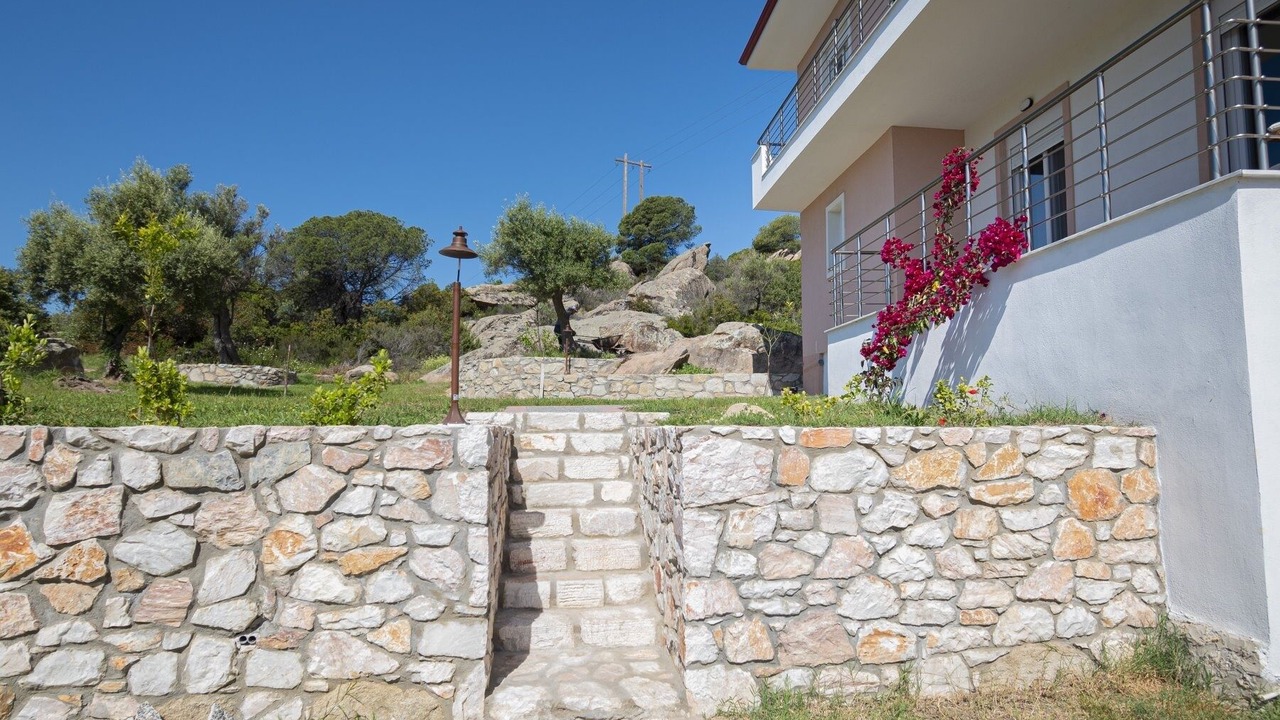 Photo of Outdoor in Elia