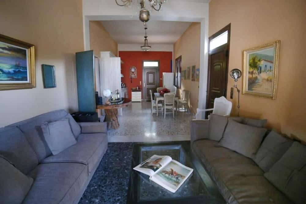 Photo of Livingroom in Ikaria