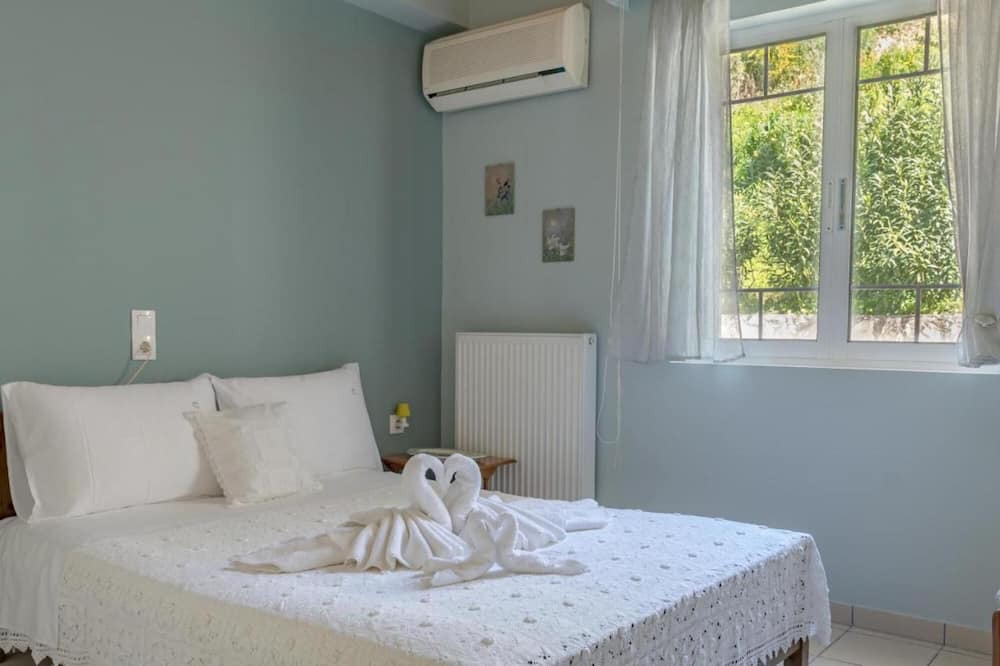 Photo of Bedroom in Kalamaki