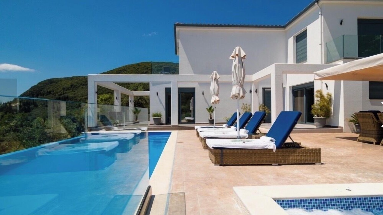 Photo of Outdoor in Doukades