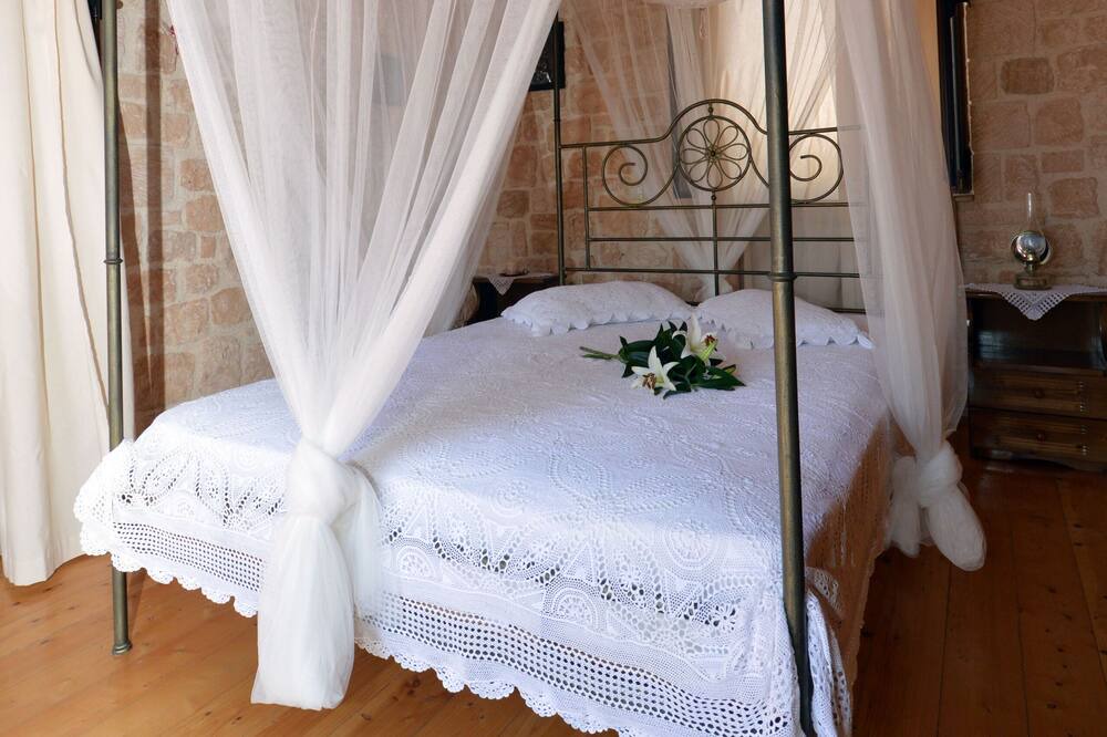 Photo of Bedroom in Kontos
