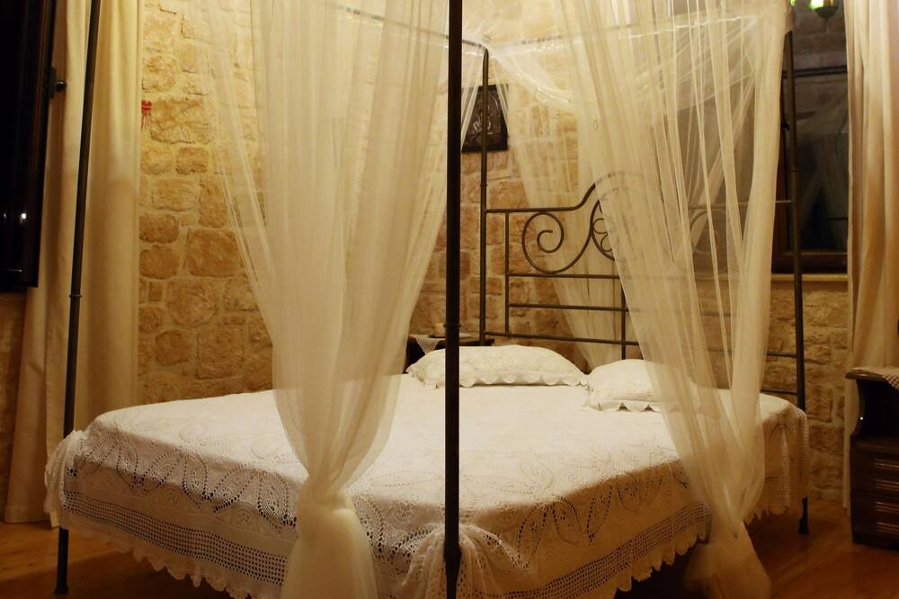 Photo of Bedroom in Kontos