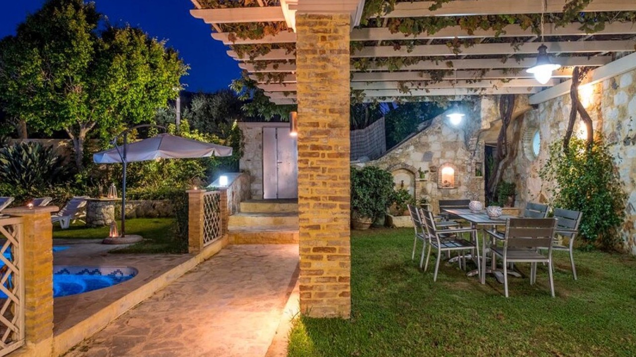 Photo of Outdoor in Perivolia