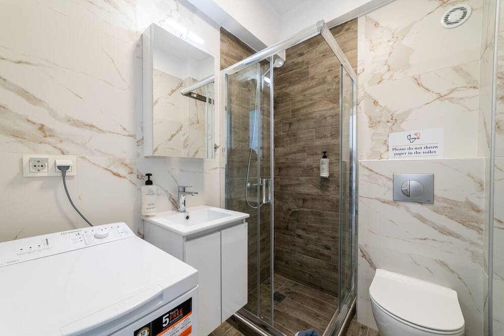Photo of Bathroom in Ofrinion