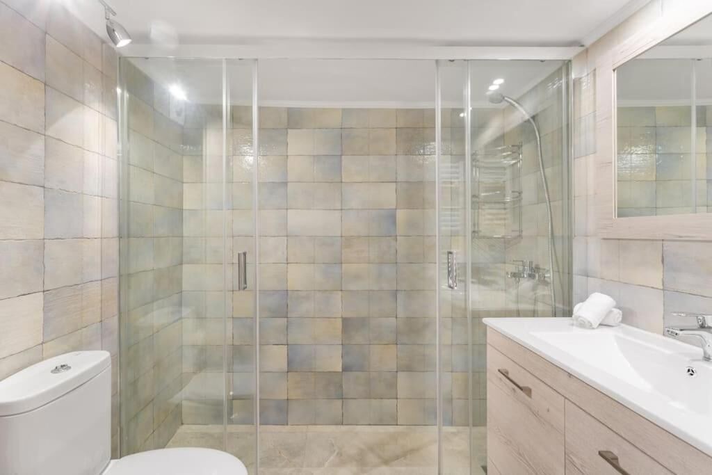 Photo of Bathroom in Nea Smirni