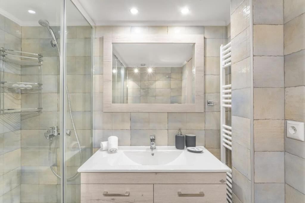 Photo of Bathroom in Nea Smirni