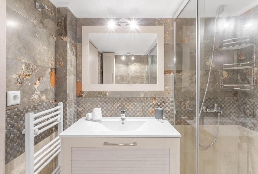 Photo of Bathroom in Nea Smirni