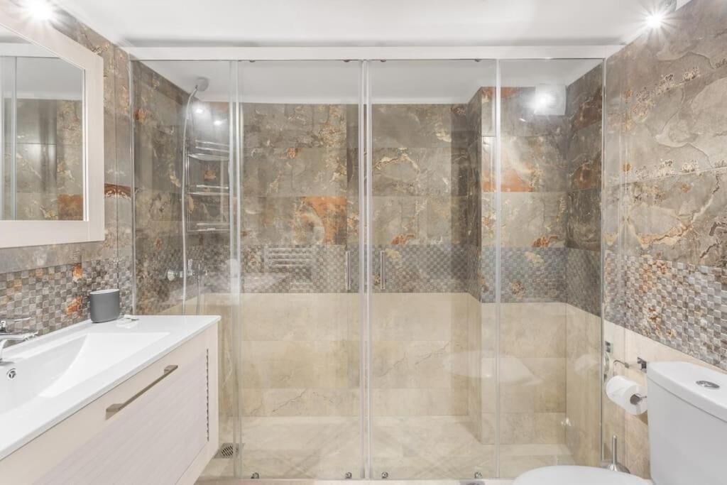 Photo of Bathroom in Nea Smirni