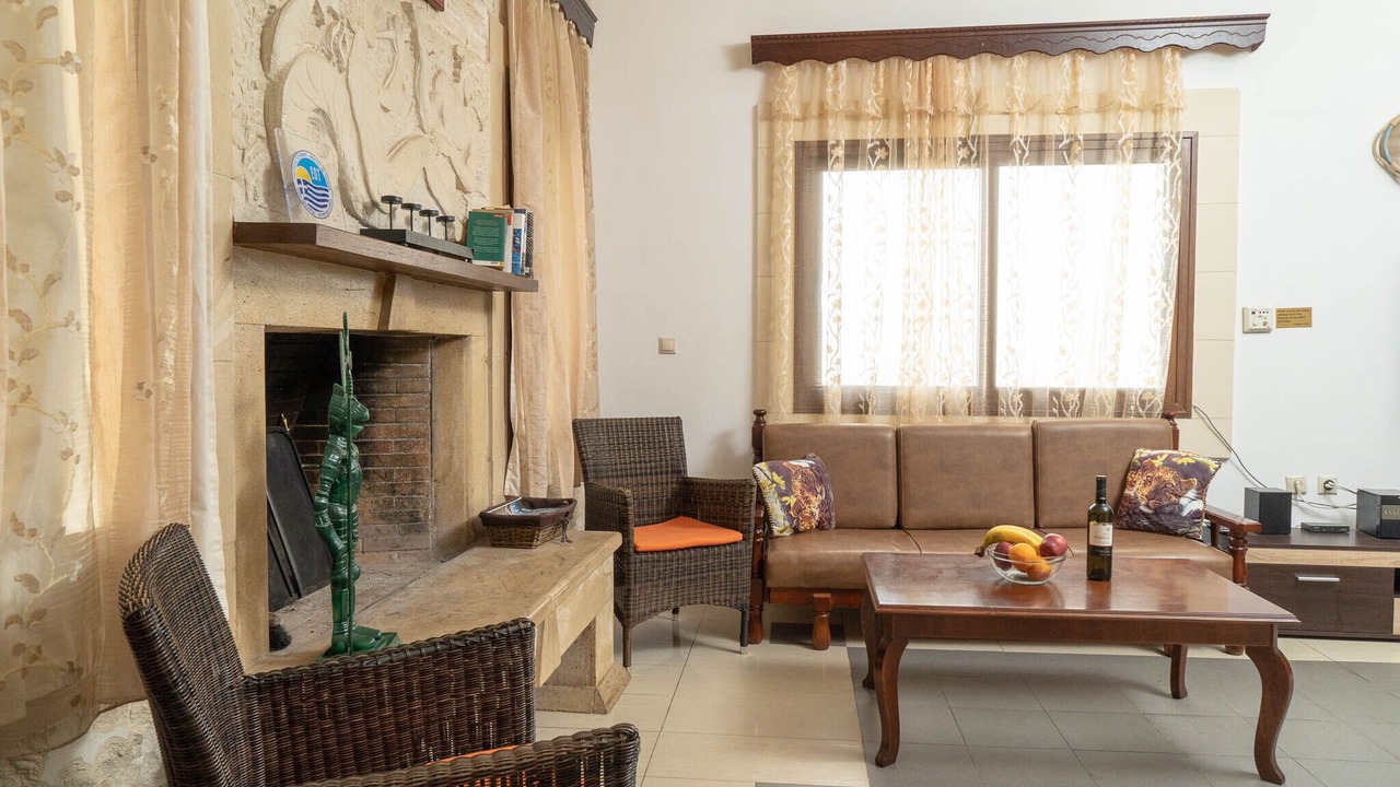 Photo of Livingroom in Makrys Tichos