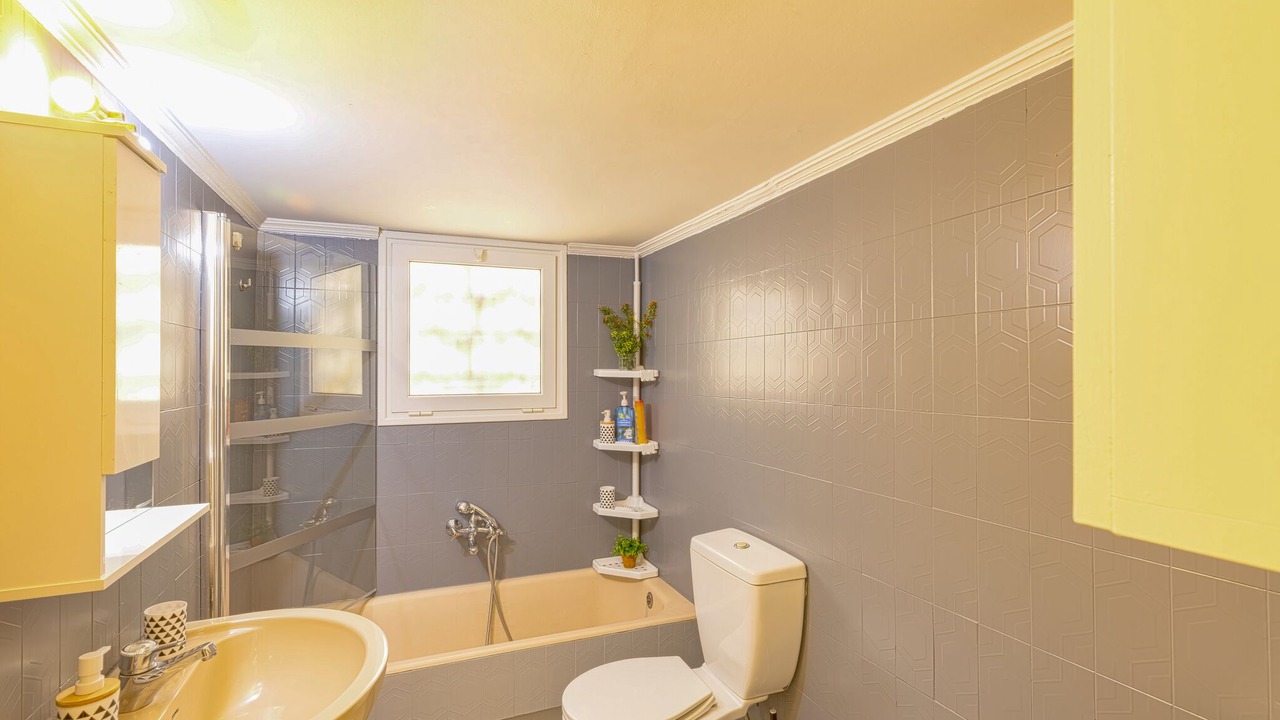 Photo of Bathroom in Marousi