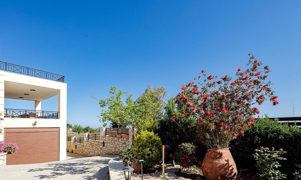 Photo of Outdoor in Roussospiti
