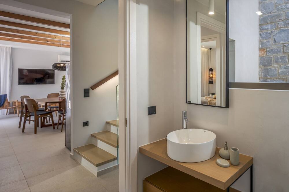 Photo of Bathroom in Anopolis