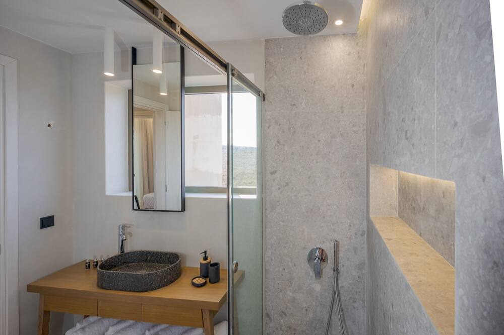 Photo of Bathroom in Anopolis