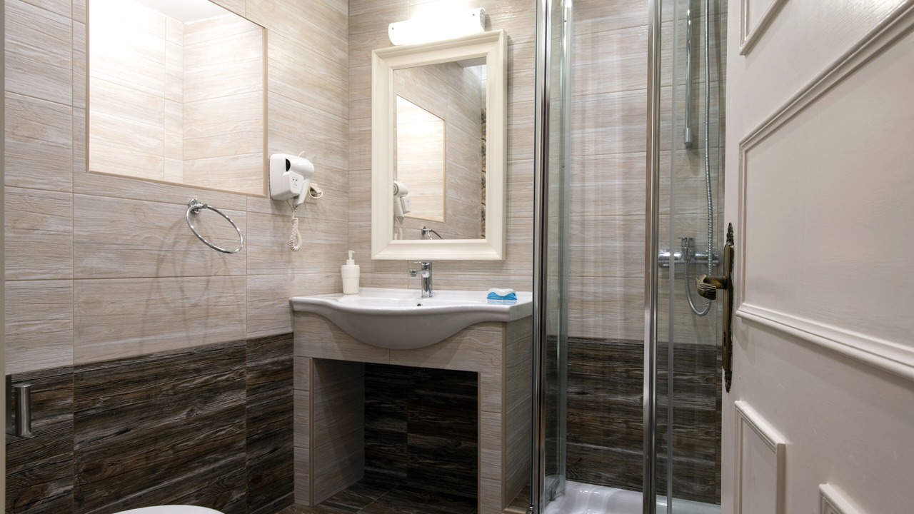 Photo of Bathroom in Petaleia