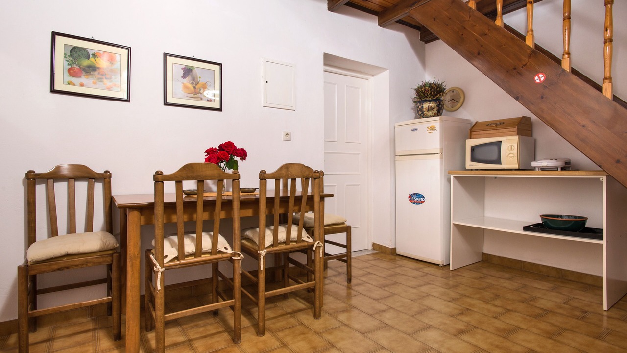 Photo of Kitchen in Petaleia