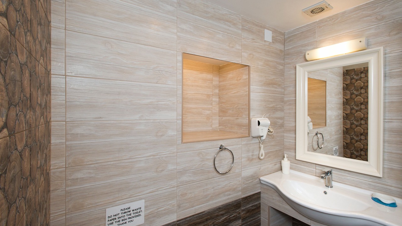 Photo of Bathroom in Petaleia