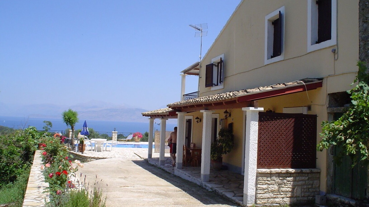 Photo of Outdoor in Petaleia