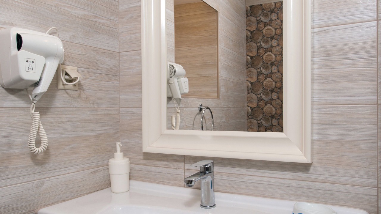 Photo of Bathroom in Petaleia