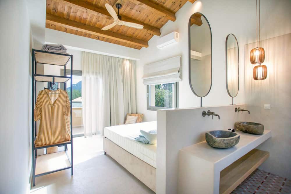Photo of Bedroom in Kouramades
