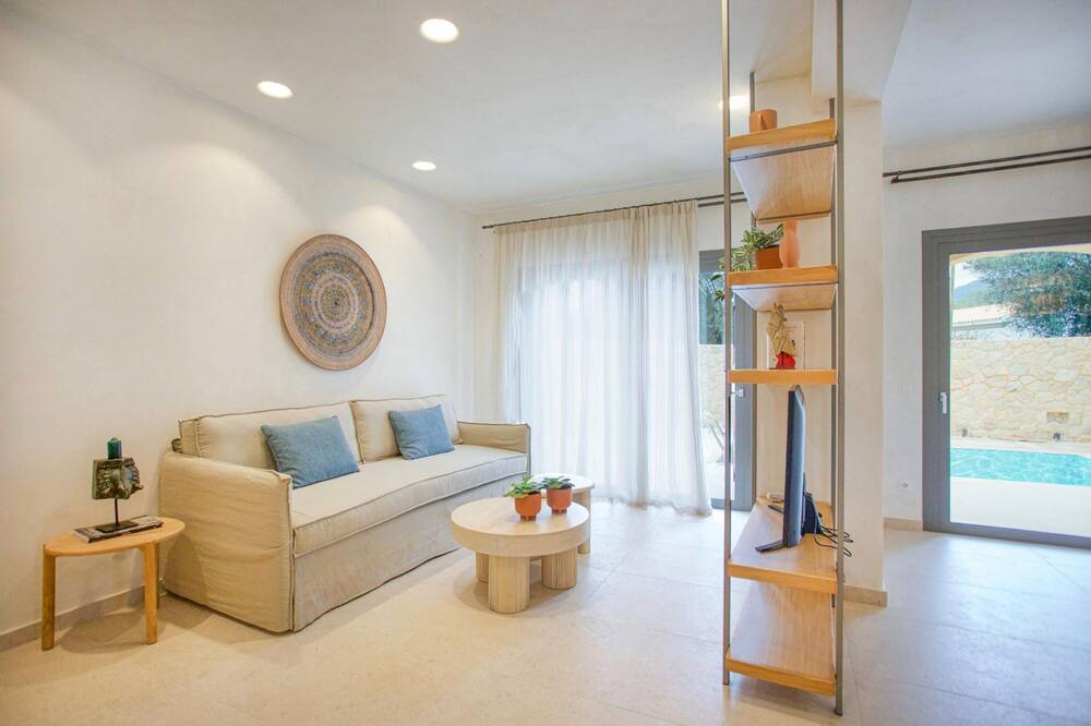 Photo of Livingroom in Kouramades