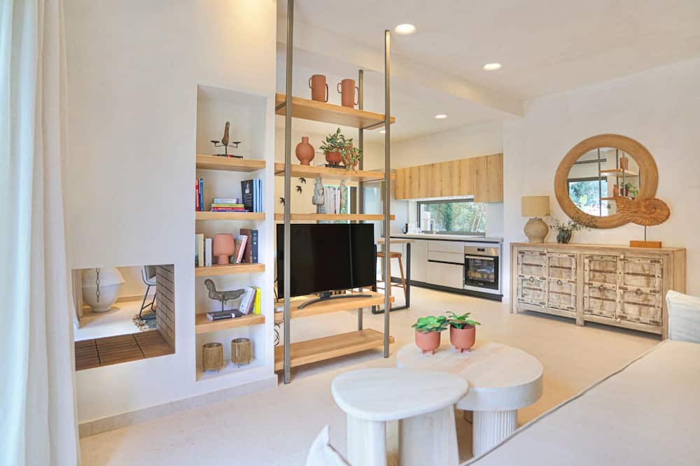 Photo of Livingroom in Kouramades