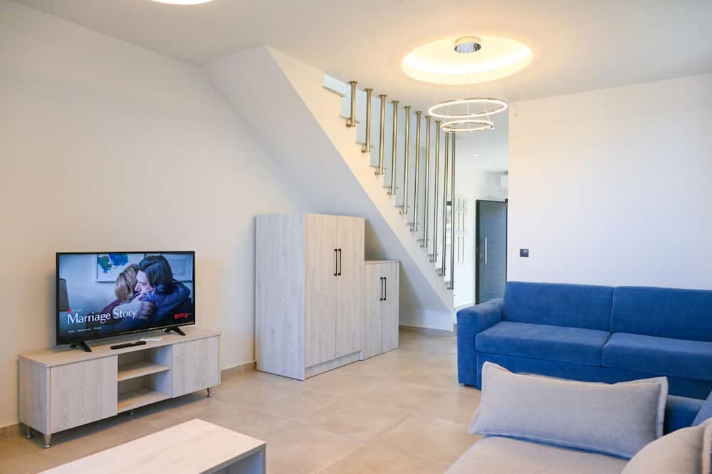 Photo of Livingroom in Polichrono