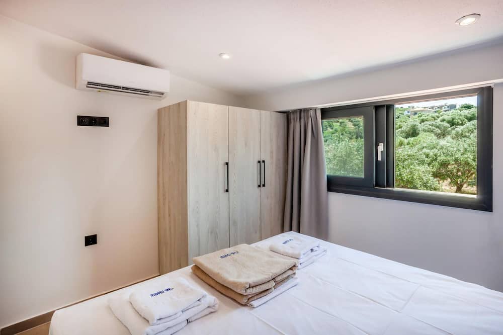 Photo of Bedroom in Polichrono
