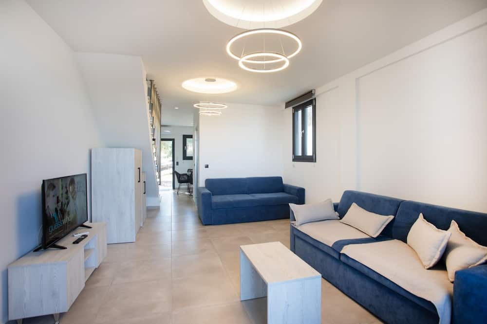 Photo of Livingroom in Polichrono