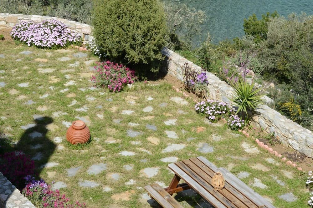 Photo of Outdoor in Sourpi