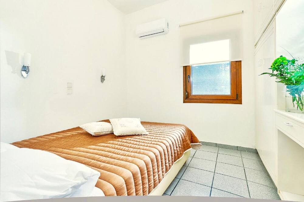 Photo of Bedroom in Karteros