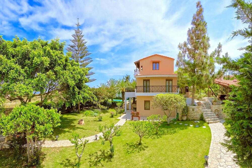Photo of Outdoor in Karteros