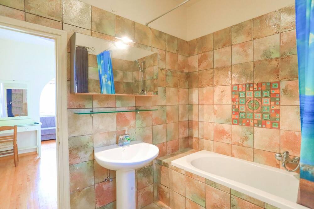 Photo of Bathroom in Kato Korakiana