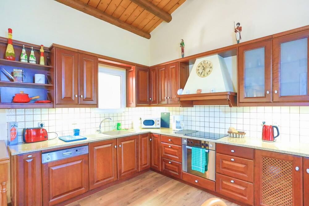Photo of Kitchen in Kato Korakiana