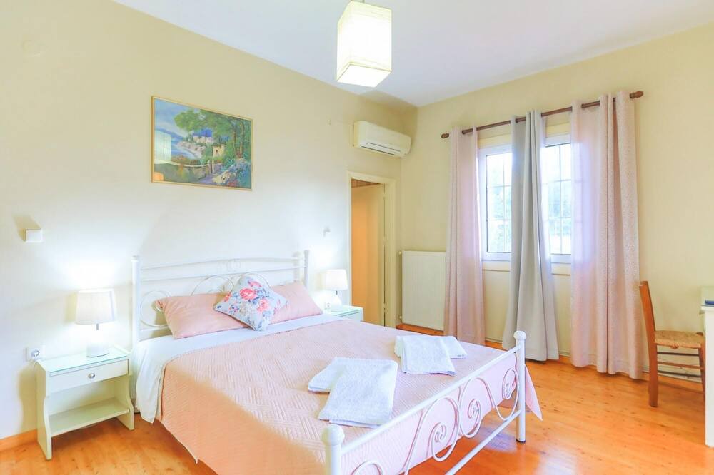 Photo of Bedroom in Kato Korakiana