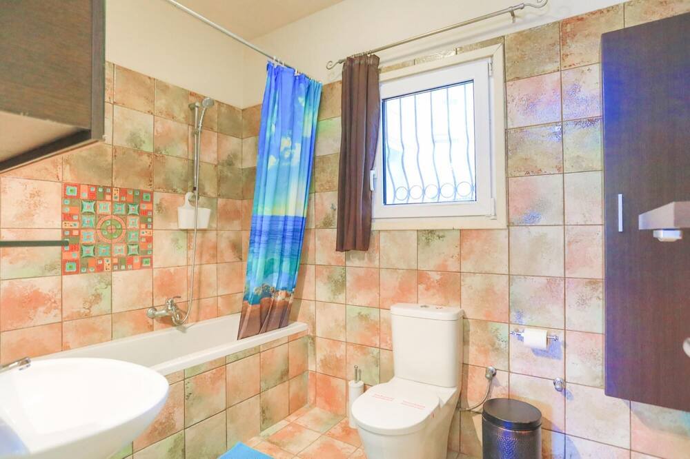 Photo of Bathroom in Kato Korakiana