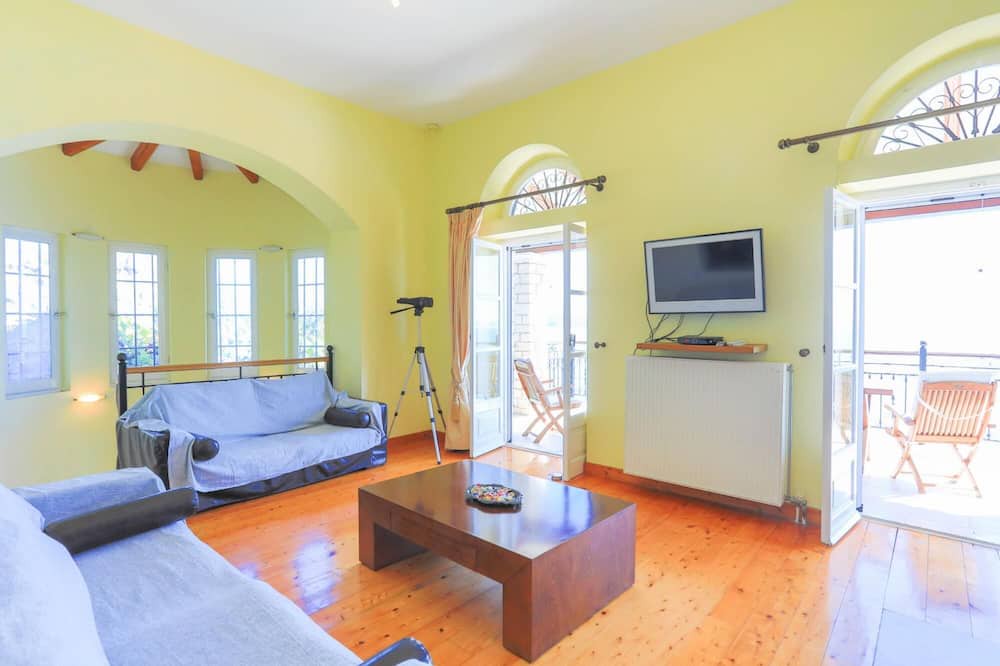 Photo of Livingroom in Katavolos