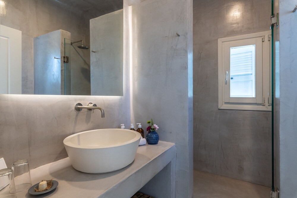 Photo of Bathroom in Psarou
