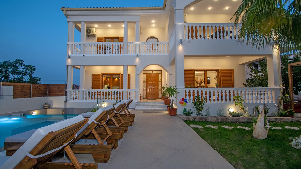 Photo of Outdoor in Alonia