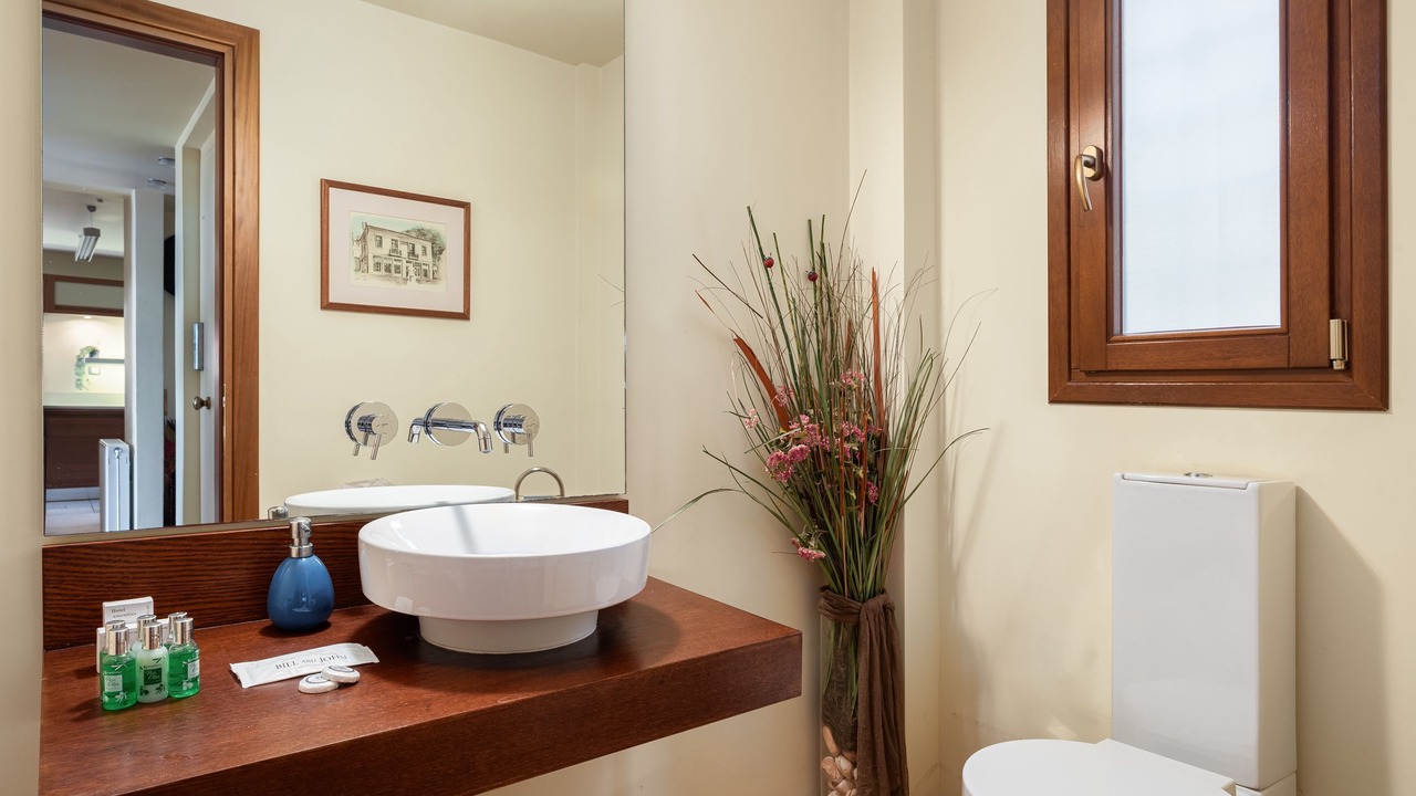 Photo of Bathroom in Anavyssos