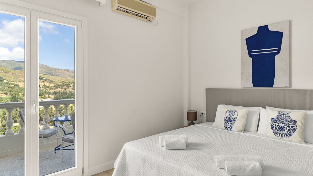 Photo of Bedroom in Paleopolis