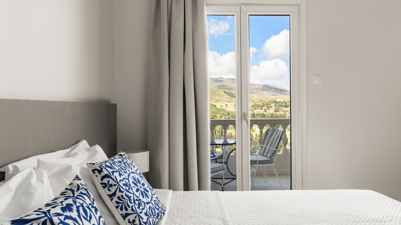 Photo of Bedroom in Paleopolis