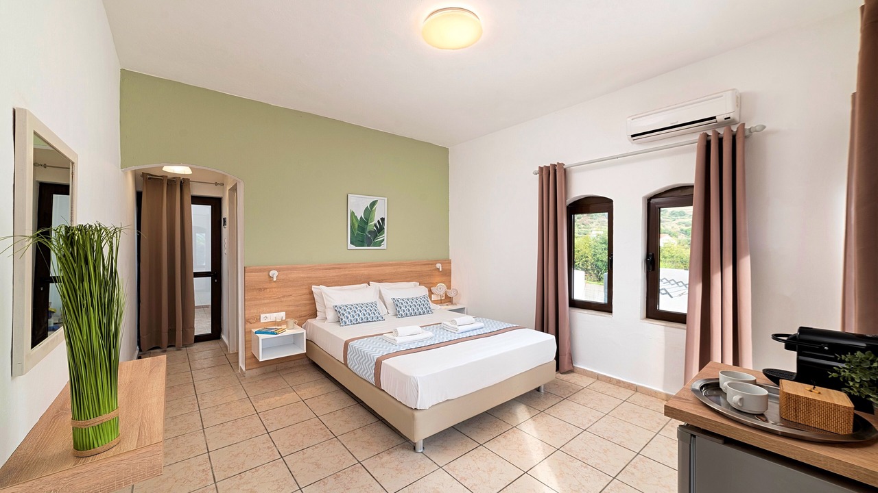 Photo of Bedroom in Exopoli