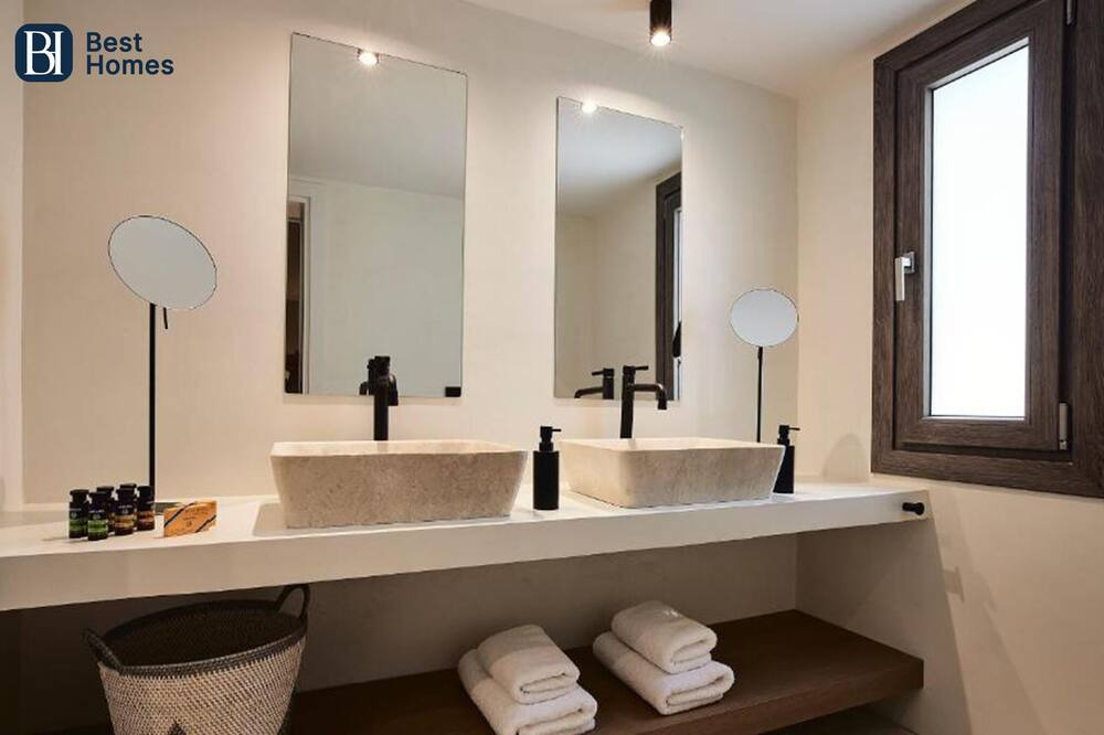 Photo of Bathroom in Apollonia