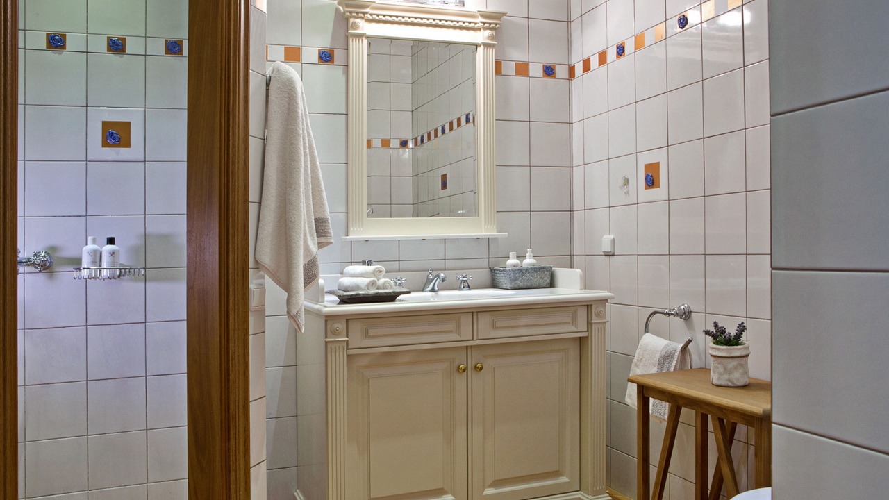 Photo of Bathroom in Perigiali
