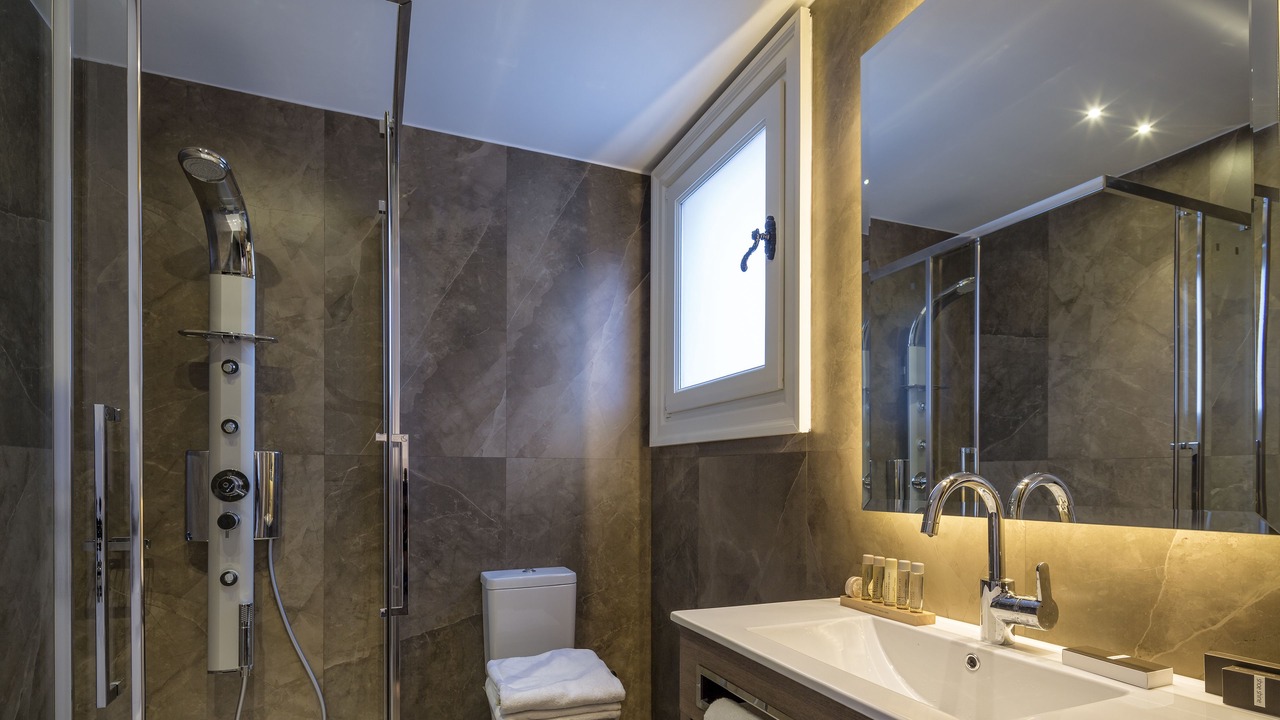 Photo of Bathroom in Nafplion City Centre
