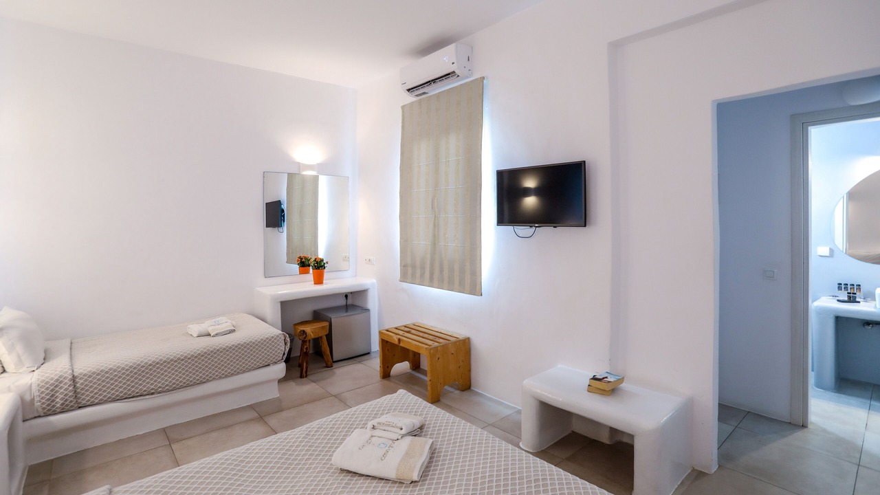 Photo of Bedroom in Platis Gialos