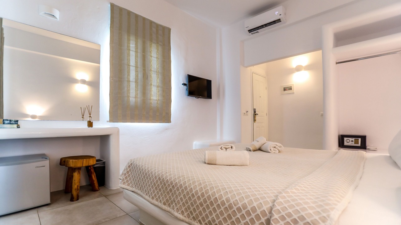 Photo of Bedroom in Platis Gialos