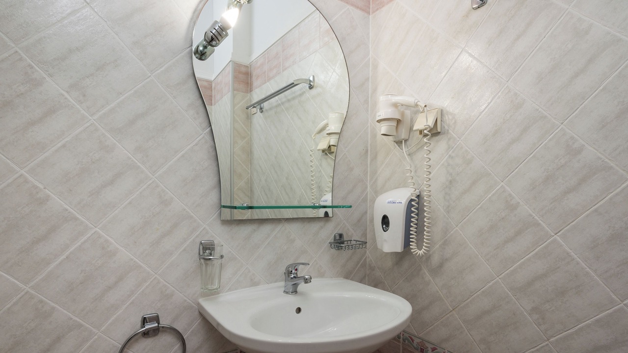 Photo of Bathroom in Gerani