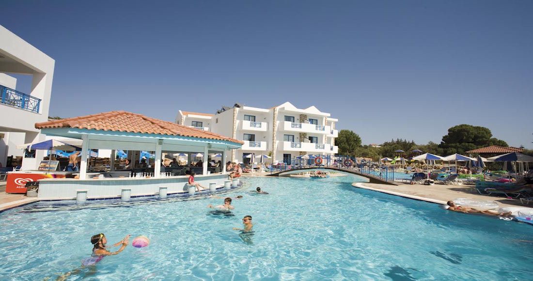 Photo of Human In Picture in Pefkos